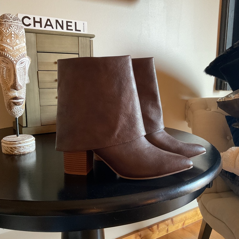 NWOT Sonoma Dark Brown Ankle Booties